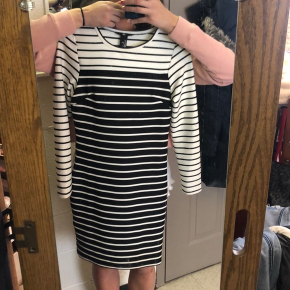 Fitting Striped H&M Midi Dress - Picture 5 of 5